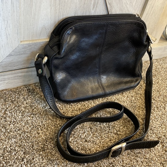 Vintage 90’s Wilson Leather Black Purse Crossbody Shoulder - Picture 4 of 11